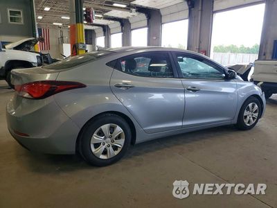 Trzecie zdjęcie samochodu z tyłu: 2016 HYUNDAI ELANTRA SE VIN:5NPDH4AE5GH735596 - miniatura