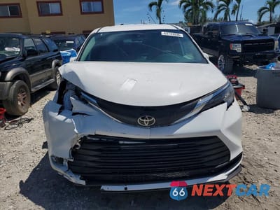Piąte zdjęcie samochodu w środku: 2026 TOYOTA SIENNA LE VIN:5TDKSKFC7TS231527 - miniatura