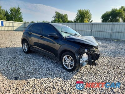 Czwarte zdjęcie samochodu z boku: 2023 HYUNDAI KONA SE VIN:KM8K2CAB5PU050055 - miniatura