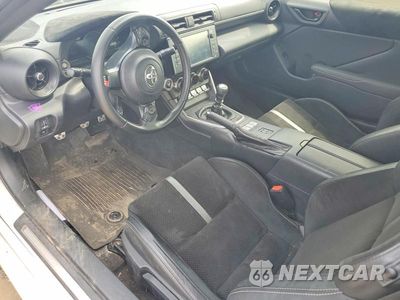 Zdjęcie 8 z 12 samochodu: 2023 TOYOTA GR 86 PREMIUM VIN:JF1ZNBE19P9762115 - miniatura