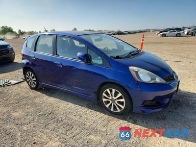 Czwarte zdjęcie samochodu z boku: 2012 HONDA FIT SPORT VIN:JHMGE8H56CC039921 - miniatura
