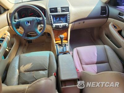 Zdjęcie 8 z 12 samochodu: 2003 HONDA ACCORD VIN:1HGCM665X3A068409 - miniatura