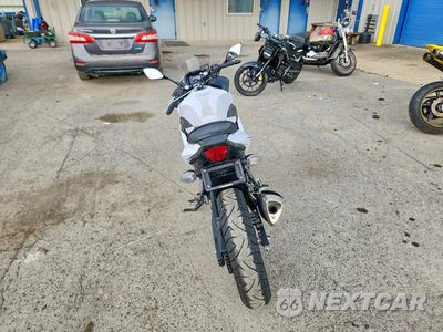Czwarte zdjęcie samochodu z boku: 2018 SUZUKI GSX250R VIN:LC6DN11A8J1102119 - miniatura