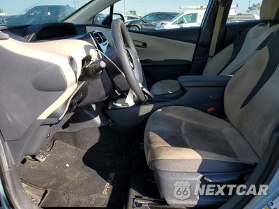 Zdjęcie 7 z 13 samochodu: 2017 TOYOTA PRIUS TWO VIN:JTDKBRFU9H3550955 - miniatura
