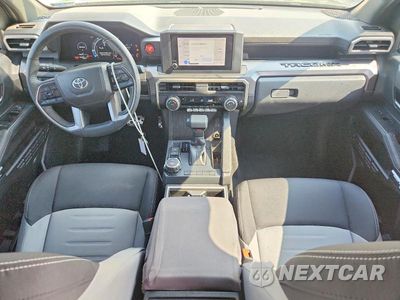 Zdjęcie 8 z 12 samochodu: 2025 TOYOTA TACOMA TRD SPORT VIN:3TMLB5JN3SM206069 - miniatura