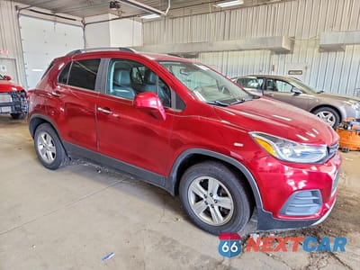 Czwarte zdjęcie samochodu z boku: 2019 CHEVROLET TRAX 1LT VIN:3GNCJLSB7KL192217 - miniatura