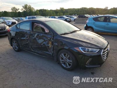 Czwarte zdjęcie samochodu z boku: 2018 HYUNDAI ELANTRA VALUE EDITION VIN:5NPD84LF9JH369879 - miniatura