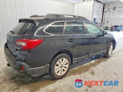 Trzecie zdjęcie samochodu z tyłu: 2018 SUBARU OUTBACK 2.5I PREMIUM VIN:4S4BSAFCXJ3250979 - miniatura