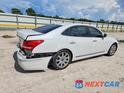 Trzecie zdjęcie samochodu z tyłu: 2013 HYUNDAI EQUUS SIGNATURE VIN:KMHGH4JH4DU067911 - miniatura