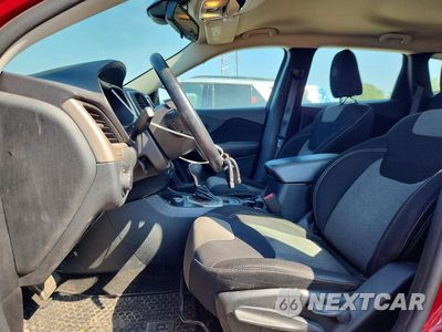 Zdjęcie 7 z 13 samochodu: 2015 JEEP CHEROKEE SPORT VIN:1C4PJMAB9FW719806 - miniatura