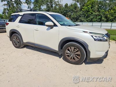 Czwarte zdjęcie samochodu z boku: 2022 NISSAN PATHFINDER SV VIN:5N1DR3BD2NC215034 - miniatura