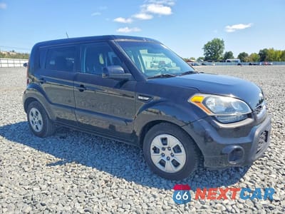 Czwarte zdjęcie samochodu z boku: 2013 KIA SOUL BASE VIN:KNDJT2A54D7515694 - miniatura