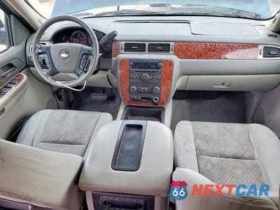 Zdjęcie 8 z 13 samochodu: 2009 CHEVROLET TAHOE C1500 LT VIN:1GNEC23309R300944 - miniatura