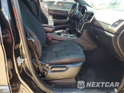Piąte zdjęcie samochodu w środku: 2015 JEEP GRAND CHEROKEE LAREDO VIN:1C4RJFAG3FC205161 - miniatura