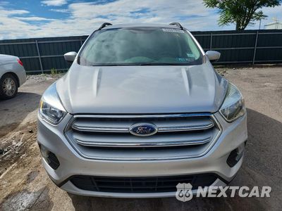 Piąte zdjęcie samochodu w środku: 2018 FORD ESCAPE SE VIN:1FMCU0GD1JUA66010 - miniatura