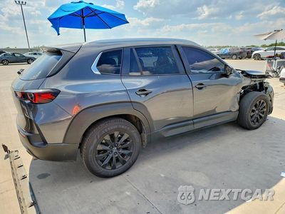 Trzecie zdjęcie samochodu z tyłu: 2024 MAZDA CX-50 SELECT VIN:7MMVABAM8RN243992 - miniatura