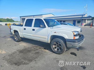 Czwarte zdjęcie samochodu z boku: 2004 CHEVROLET SILVERADO K1500 VIN:2GCEK13T341390789 - miniatura
