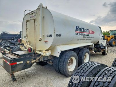 Trzecie zdjęcie samochodu z tyłu: 2025 INTERNATIONAL HV607 WATER TRUCK VIN:3HAEKTAT5SL222061 - miniatura