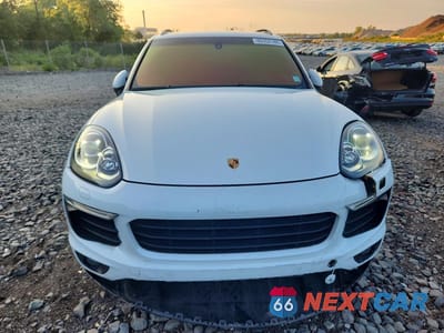 Piąte zdjęcie samochodu w środku: 2017 PORSCHE CAYENNE SE HYBRID PLATINUM VIN:WP1AE2A25HLA71480 - miniatura