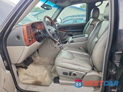 Zdjęcie 7 z 12 samochodu: 2003 GMC YUKON XL K1500 VIN:3GKFK16Z53G176322 - miniatura