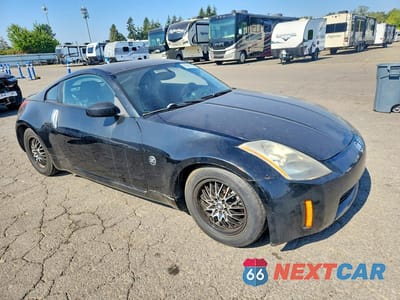 Czwarte zdjęcie samochodu z boku: 2004 NISSAN 350Z BASE VIN:JN1AZ34EX4T064152 - miniatura