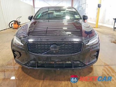 Piąte zdjęcie samochodu w środku: 2024 VOLVO S60 PLUS VIN:7JRL12FH4RG282216 - miniatura