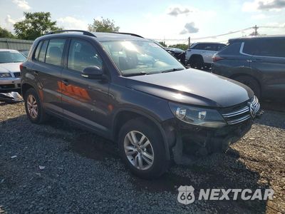 Czwarte zdjęcie samochodu z boku: 2016 VOLKSWAGEN TIGUAN S VIN:WVGAV7AX2GW568232 - miniatura