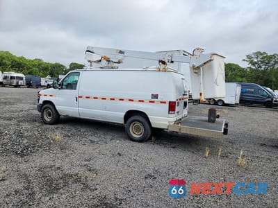 Drugie zdjęcie samochodu z przodu: 2011 FORD E350 VAN WITH BUCKET LIFT VIN:1FTSE3ES5BDB26100 - miniatura