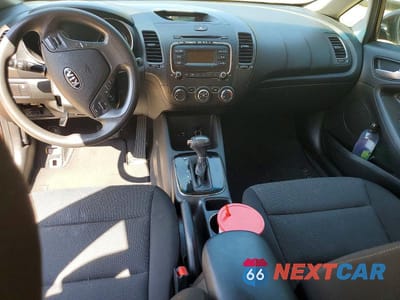 Zdjęcie 8 z 12 samochodu: 2017 KIA FORTE LX VIN:3KPFK4A79HE049014 - miniatura