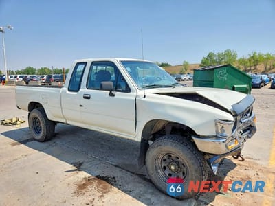 Czwarte zdjęcie samochodu z boku: 1994 TOYOTA PICKUP DX V6 VIN:JT4VN13D9R5132248 - miniatura