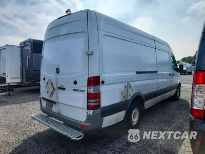Trzecie zdjęcie samochodu z tyłu: 2011 MERCEDES-BENZ SPRINTER 2 - DELIVERY VAN VIN:WD3PE8CBXB5575167 - miniatura