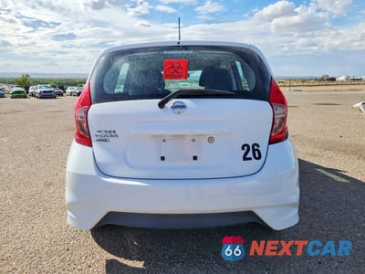 Zdjęcie 6 z 12 samochodu: 2018 NISSAN VERSA NOTE S VIN:3N1CE2CP9JL354996 - miniatura