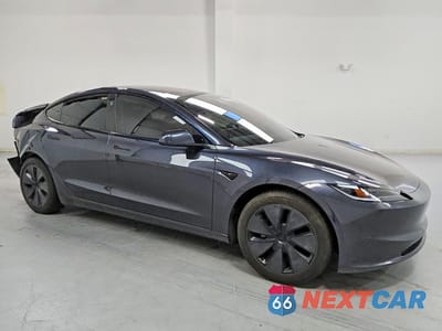 Czwarte zdjęcie samochodu z boku: 2025 TESLA MODEL 3 VIN:5YJ3E1EB3SF884650 - miniatura
