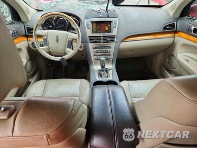 Zdjęcie 8 z 13 samochodu: 2010 LINCOLN MKT VIN:2LMHJ5FR0ABJ14499 - miniatura