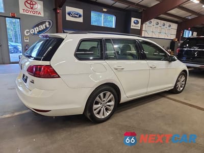 Trzecie zdjęcie samochodu z tyłu: 2017 VOLKSWAGEN GOLF SPORTWAGEN S VIN:3VW017AU9HM520159 - miniatura
