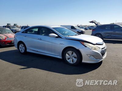 Czwarte zdjęcie samochodu z boku: 2014 HYUNDAI SONATA HYBRID VIN:KMHEC4A48EA115156 - miniatura
