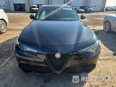 Piąte zdjęcie samochodu w środku: 2022 ALFA ROMEO GIULIA SUPER VIN:ZARFANBNXN7659611 - miniatura