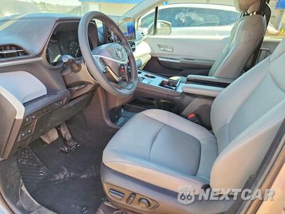Zdjęcie 7 z 13 samochodu: 2025 TOYOTA SIENNA XLE 8-PASSENGER VIN:5TDYRKEC9SS251770 - miniatura