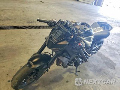 Trzecie zdjęcie samochodu z tyłu: 2025 YAMAHA MT09 VIN:JYARN94E8SA002980 - miniatura