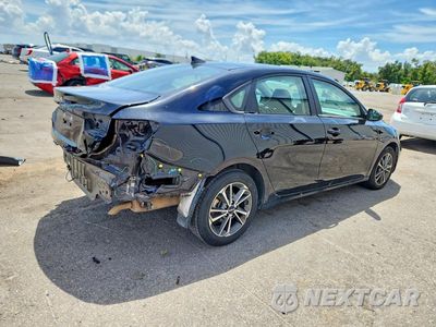 Trzecie zdjęcie samochodu z tyłu: 2022 KIA FORTE LXS VIN:3KPF24AD2NE482384 - miniatura