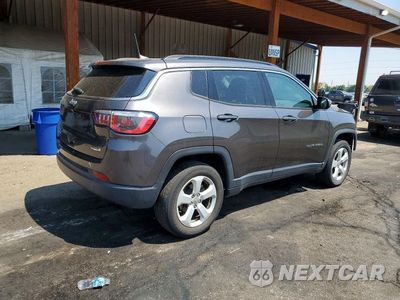 Trzecie zdjęcie samochodu z tyłu: 2019 JEEP COMPASS LATITUDE VIN:3C4NJDBB2KT641584 - miniatura