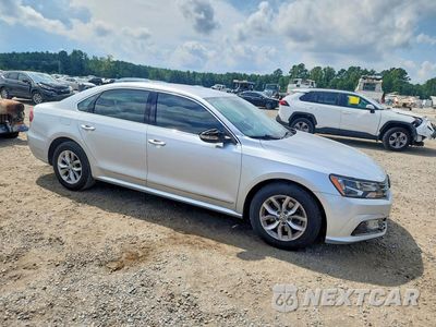 Czwarte zdjęcie samochodu z boku: 2017 VOLKSWAGEN PASSAT S VIN:1VWAT7A32HC000442 - miniatura