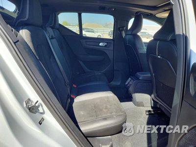 Zdjęcie 10 z 12 samochodu: 2021 VOLVO XC40 T5 R-DESIGN VIN:YV4162UMXM2605551 - miniatura