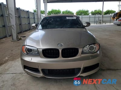 Piąte zdjęcie samochodu w środku: 2010 BMW 135 I VIN:WBAUN9C58AVK41451 - miniatura