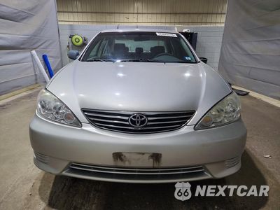 Piąte zdjęcie samochodu w środku: 2005 TOYOTA CAMRY STANDARD VIN:4T1BE32K75U074909 - miniatura