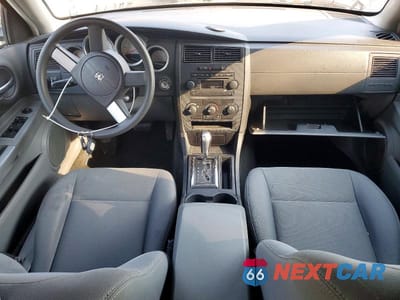 Zdjęcie 8 z 13 samochodu: 2005 DODGE MAGNUM SXT VIN:2D4FV48V45H547040 - miniatura