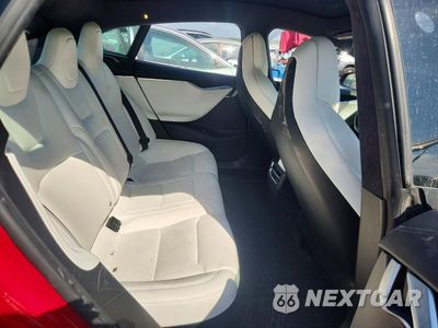 Zdjęcie 10 z 13 samochodu: 2018 TESLA MODEL S VIN:5YJSA1E29JF244433 - miniatura