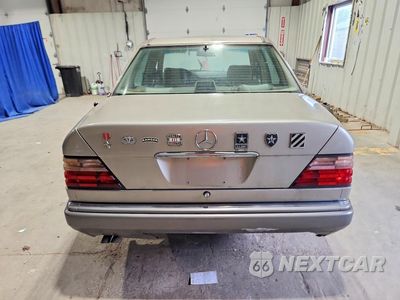 Zdjęcie 6 z 12 samochodu: 1995 MERCEDES-BENZ E 320 BASE VIN:WDBEA32E8SC225845 - miniatura