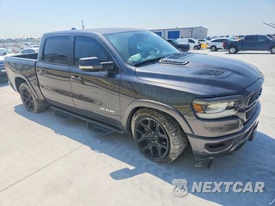 Czwarte zdjęcie samochodu z boku: 2022 RAM 1500 LARAMIE VIN:1C6SRFJT5NN366144 - miniatura