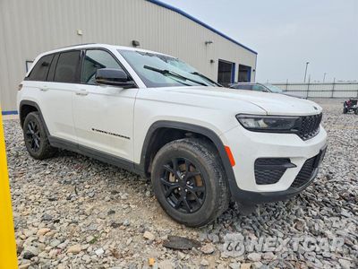 Czwarte zdjęcie samochodu z boku: 2024 JEEP GRAND CHEROKEE LAREDO VIN:1C4RJHAG4R8951167 - miniatura